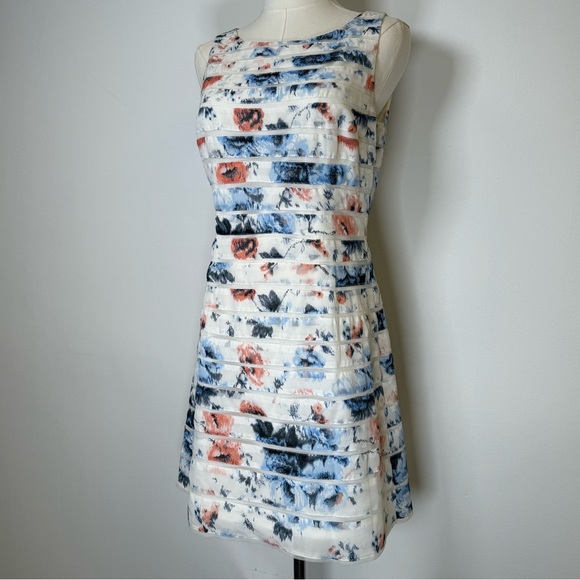 Ann Taylor Petite Fit And Flare Sleeveless Dress Floral Women’s Size 2 Petite - Picture 2 of 9